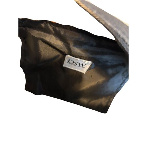 Striped DSW Canvas & Faux Leather Weekend Duffle Bag With Zipper Pocket - Picture 10 of 12